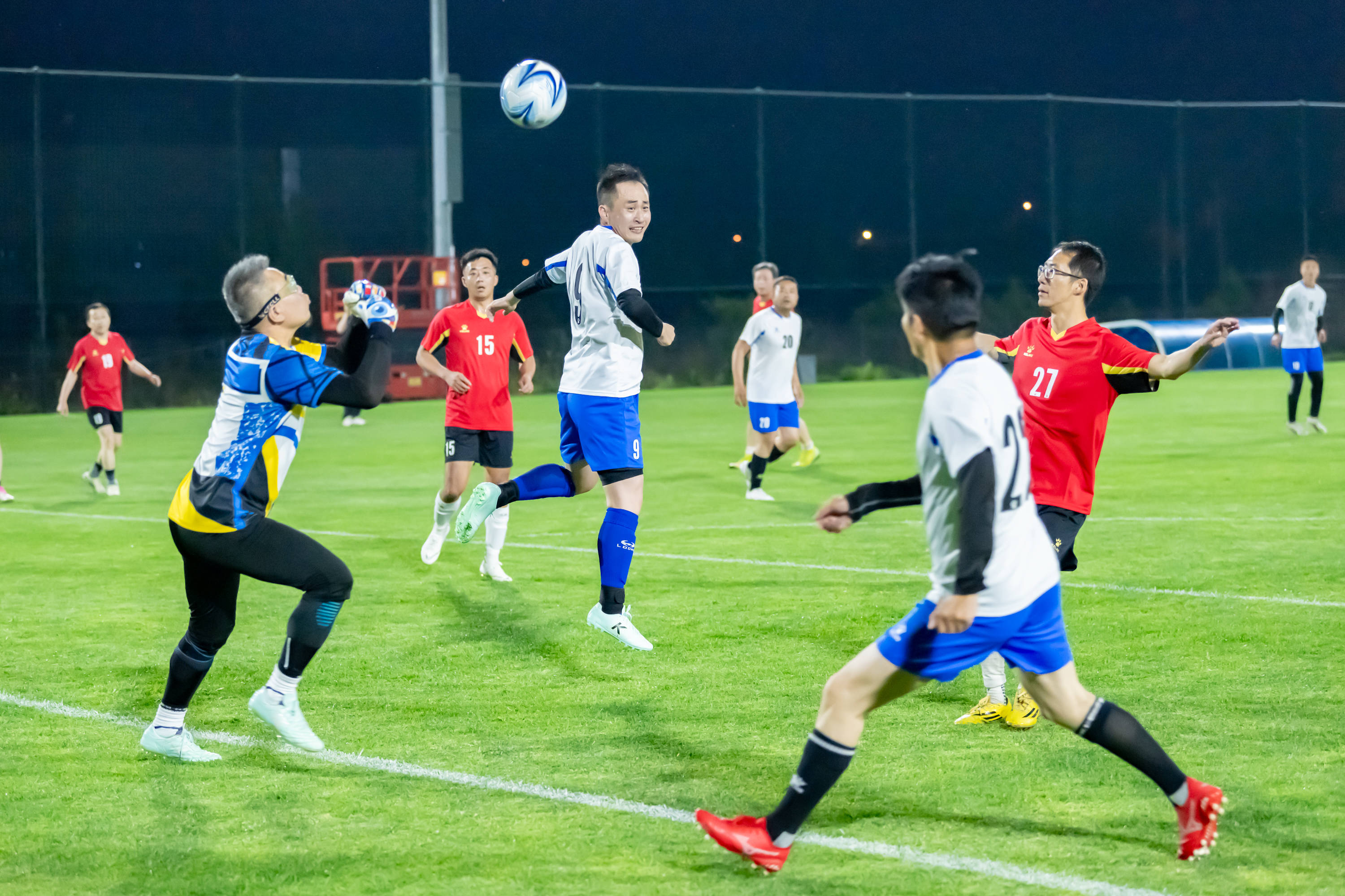 关心争冠格 关心争冠格